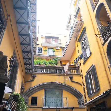 Stay Soft Apartment - Centro Storico Napoli Luaran gambar