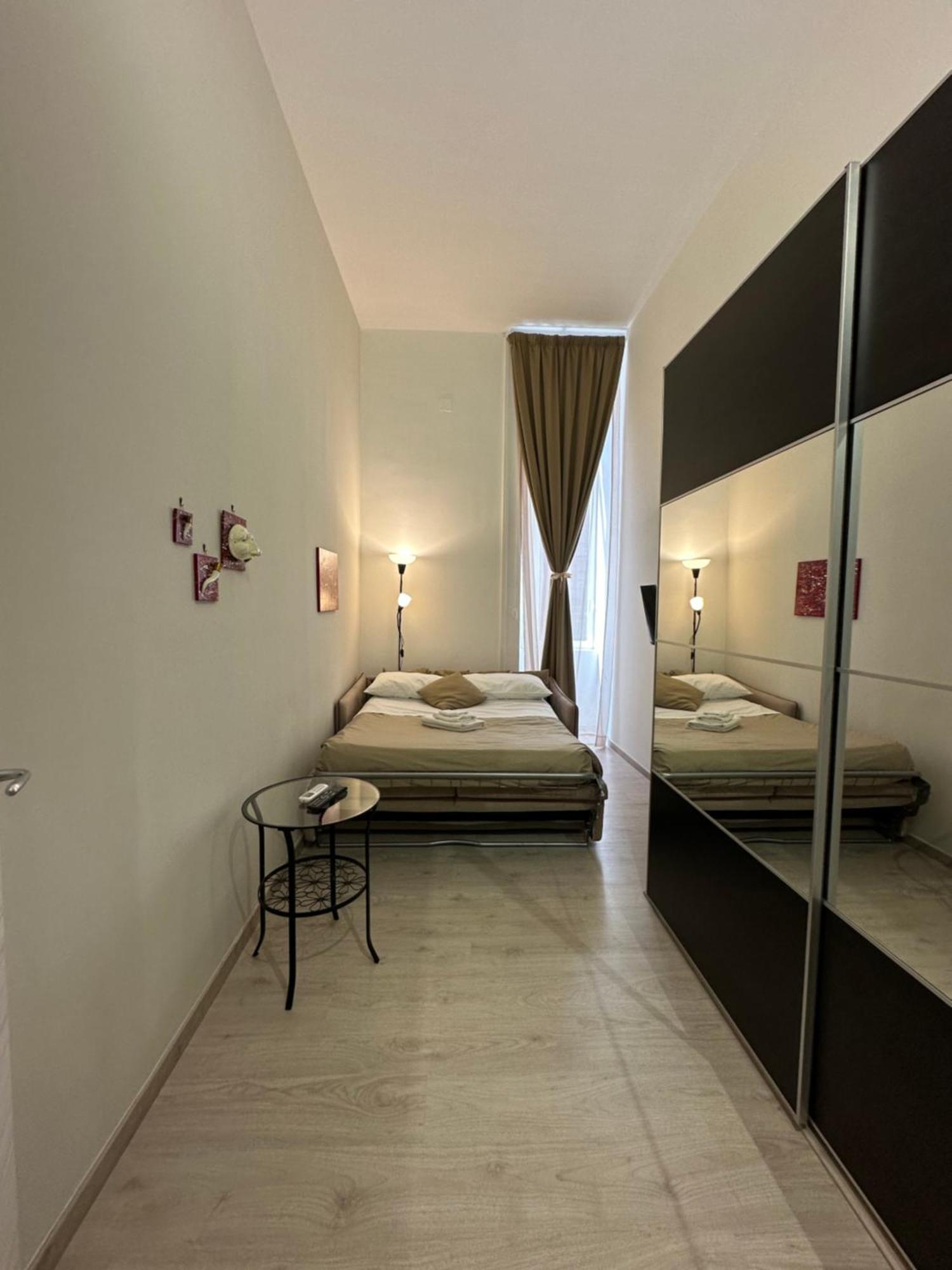 Stay Soft Apartment - Centro Storico Napoli Luaran gambar