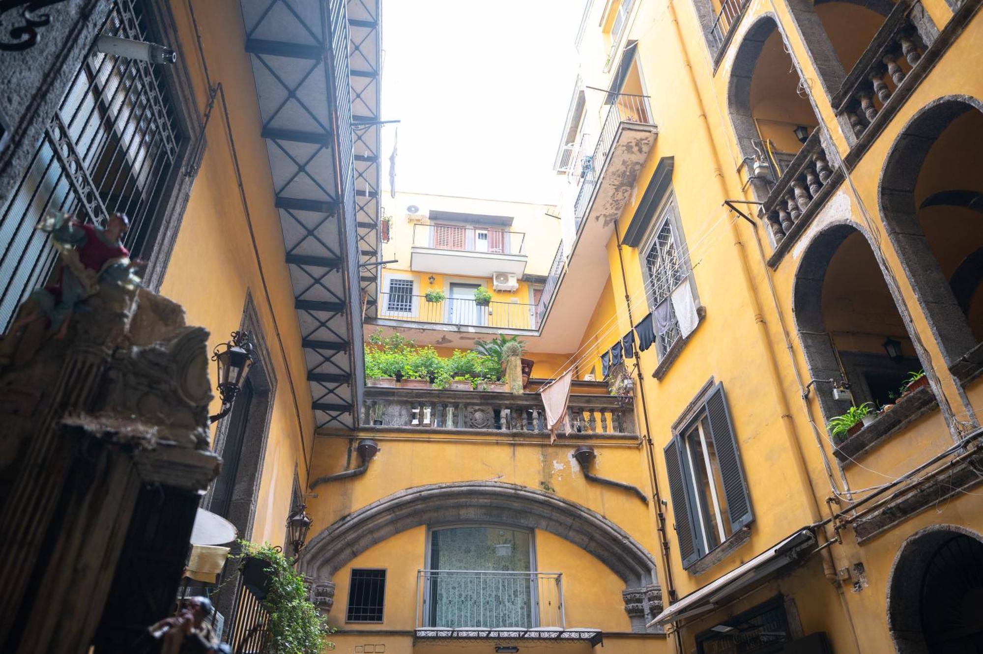 Stay Soft Apartment - Centro Storico Napoli Luaran gambar